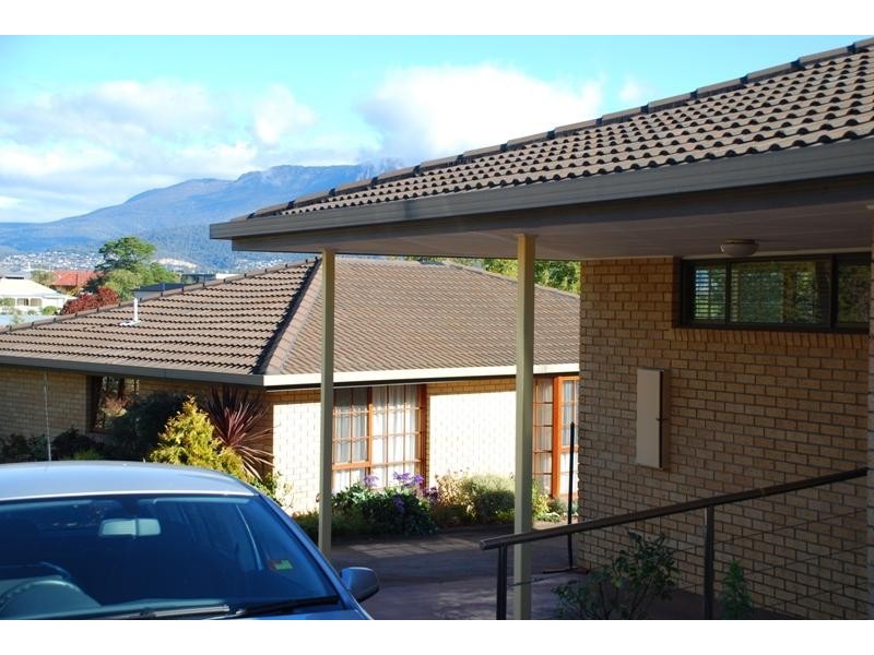 1/5 Beach Road, Lindisfarne TAS 7015