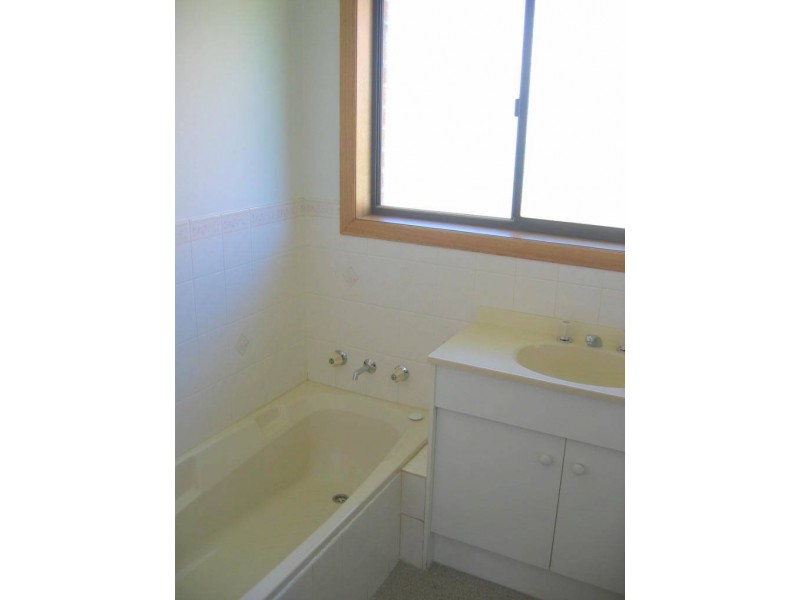 1/88a Hilton Road, Claremont TAS 7011