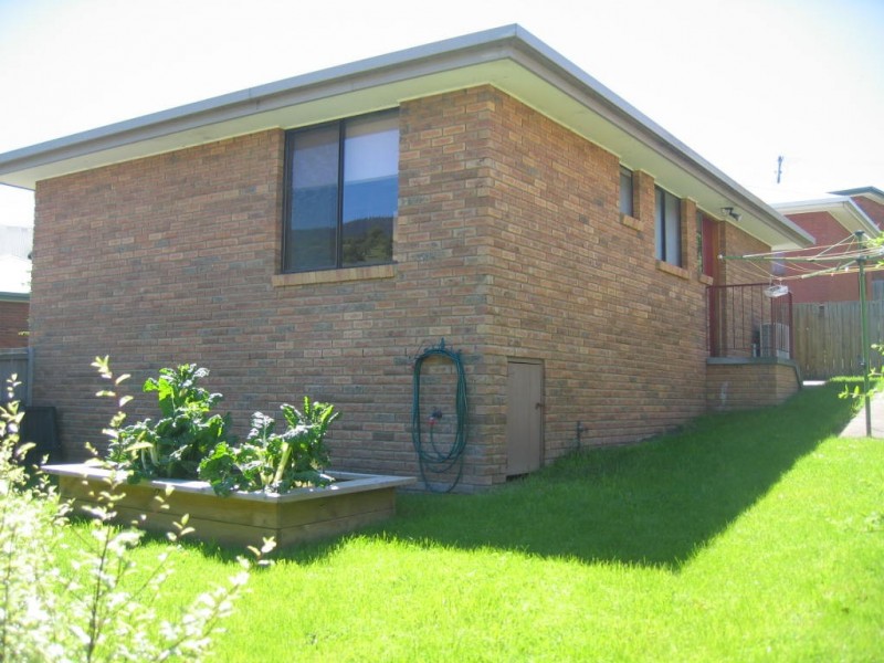 1/88a Hilton Road, Claremont TAS 7011