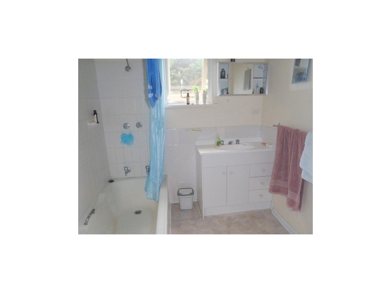 2/17A Hinsby Road, Taroona TAS 7053