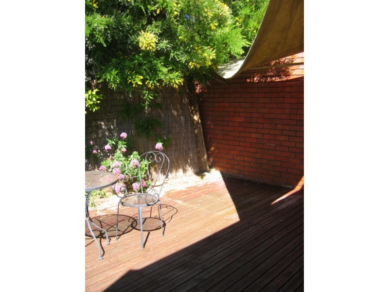 2/12 Dalkeith Crt, Sandy Bay TAS 7005