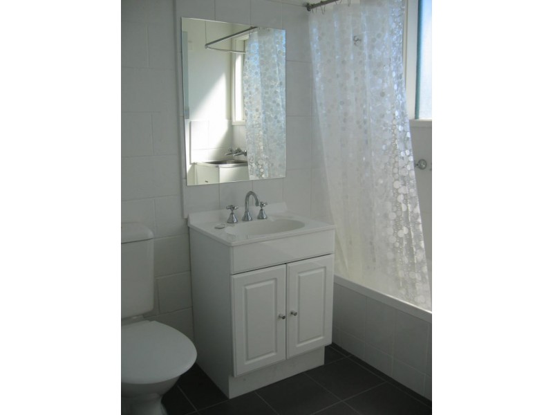 2/12 Dalkeith Crt, Sandy Bay TAS 7005