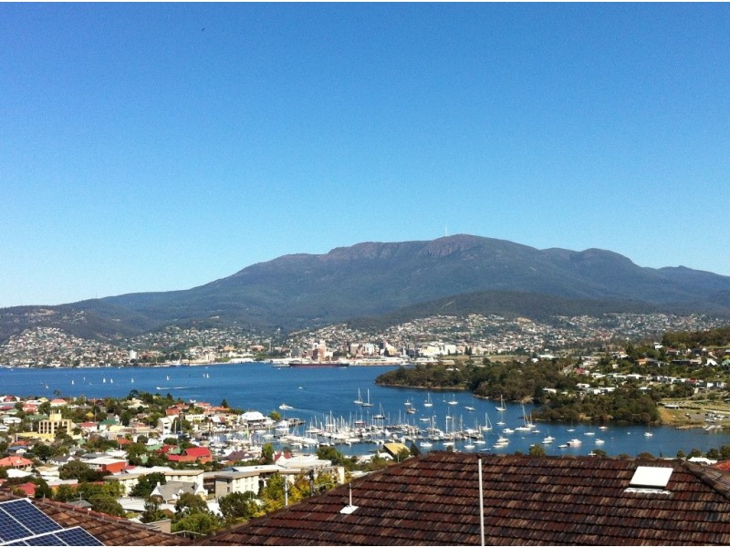 2-3 Kurrewa Court, Bellerive TAS 7018