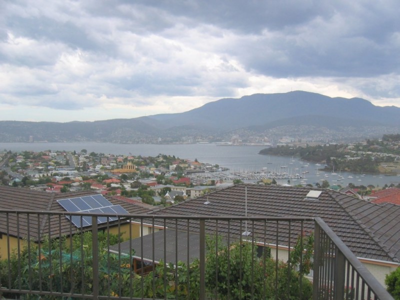 2-3 Kurrewa Court, Bellerive TAS 7018