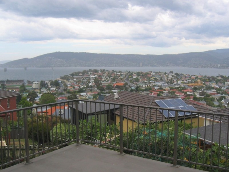 2-3 Kurrewa Court, Bellerive TAS 7018