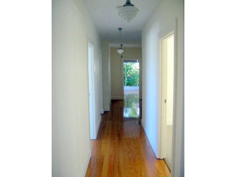 9 Lyndhurst Ave, North Hobart TAS 7000