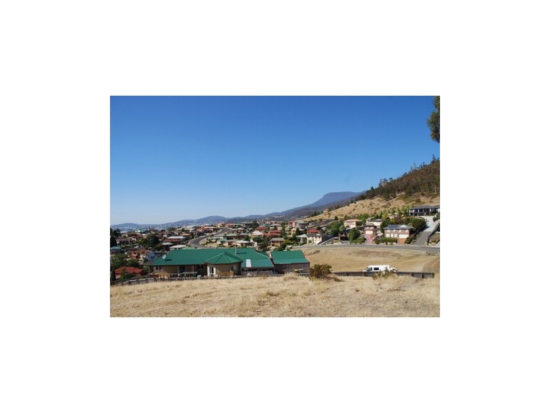 122 Branscombe Road, Claremont TAS 7011