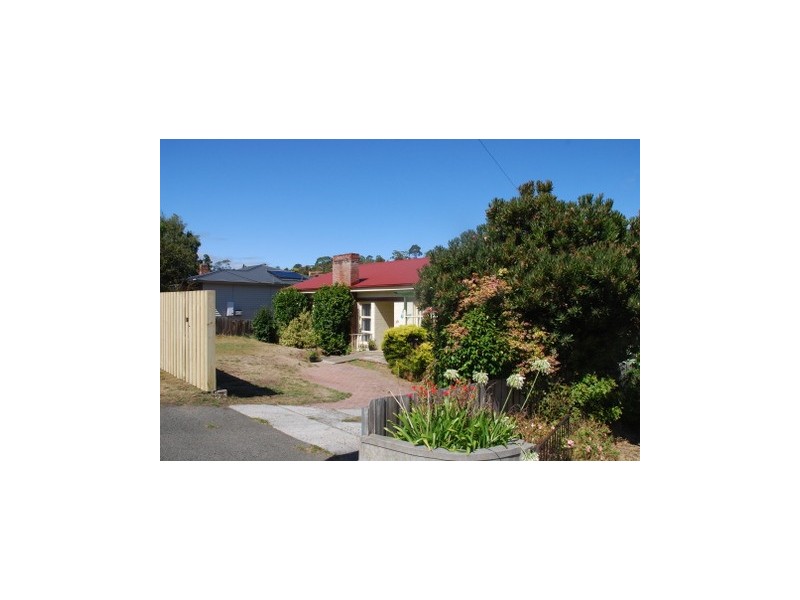 110 Gordons Hill Road, Lindisfarne TAS 7015