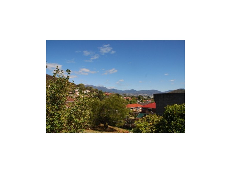 110 Gordons Hill Road, Lindisfarne TAS 7015