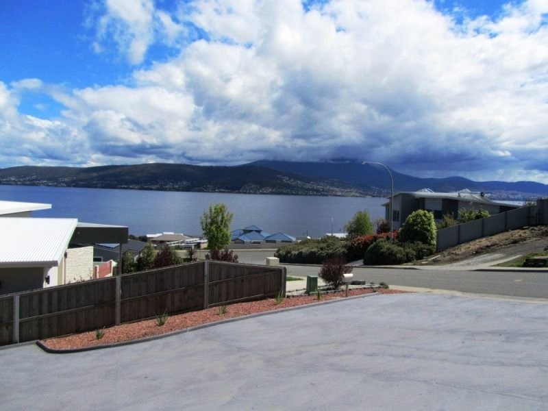 51 Spinnaker Drive, Tranmere TAS 7018