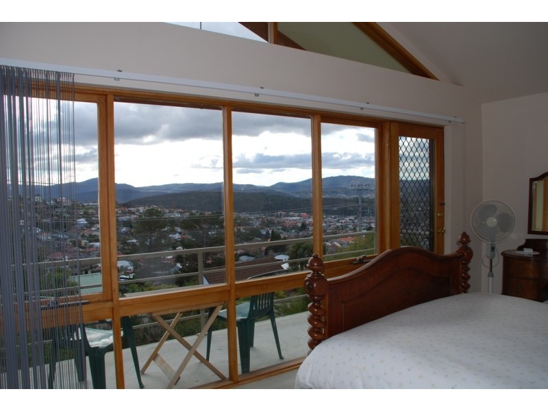 2/98 Arthur Street, West Hobart TAS 7000