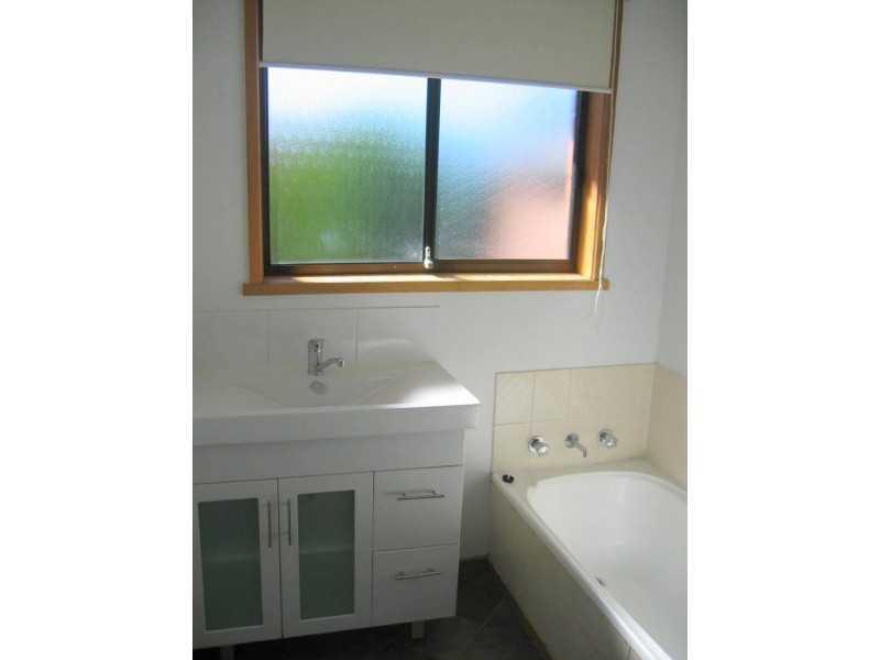 28 Sunhaven Court, Midway Point TAS 7171