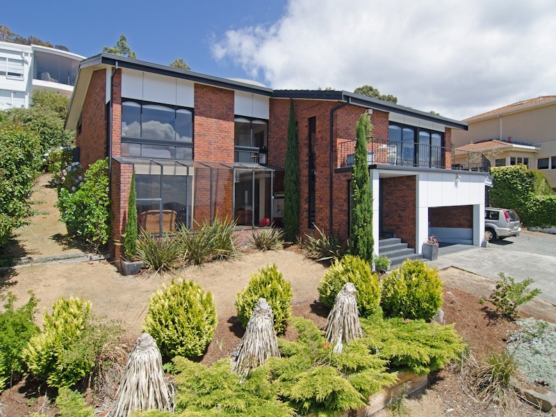 11 Kingsley Avenue, Sandy Bay TAS 7005