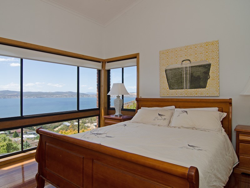 11 Kingsley Avenue, Sandy Bay TAS 7005