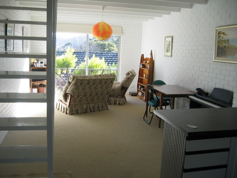 2/1 Dalkeith Court, Sandy Bay TAS 7005