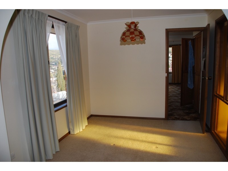 8 Cowley Place, Lenah Valley TAS 7008