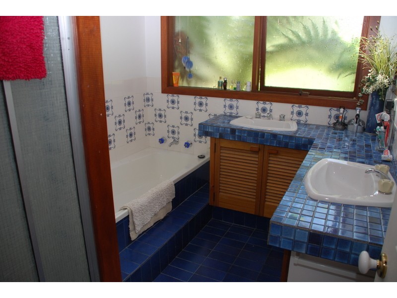 7 St Helens Street, Lindisfarne TAS 7015