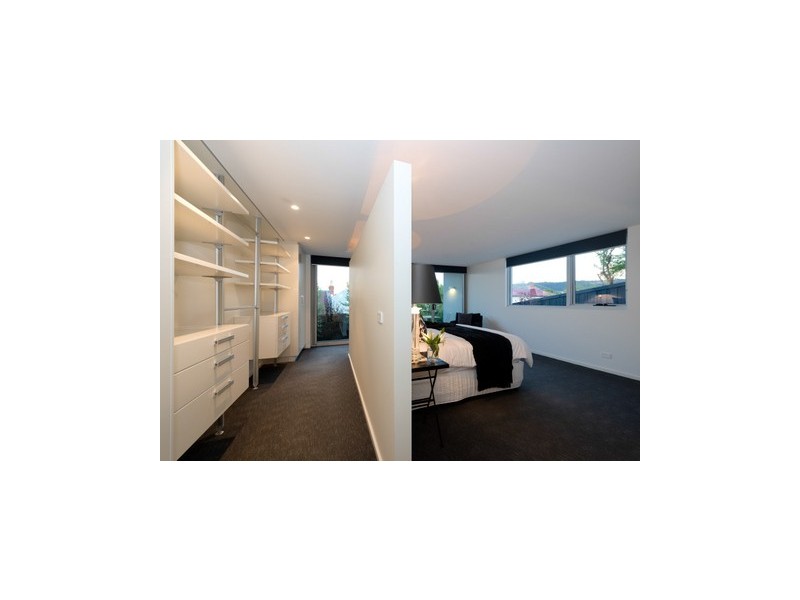 Battery Point TAS 7004