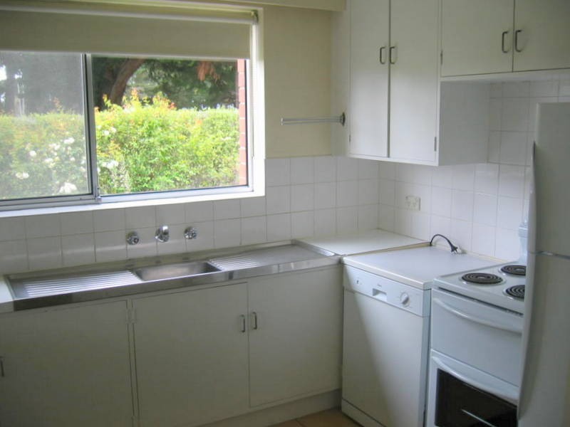 2/5 Beechworth Road, Sandy Bay TAS 7005