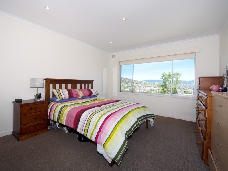 Lindisfarne TAS 7015