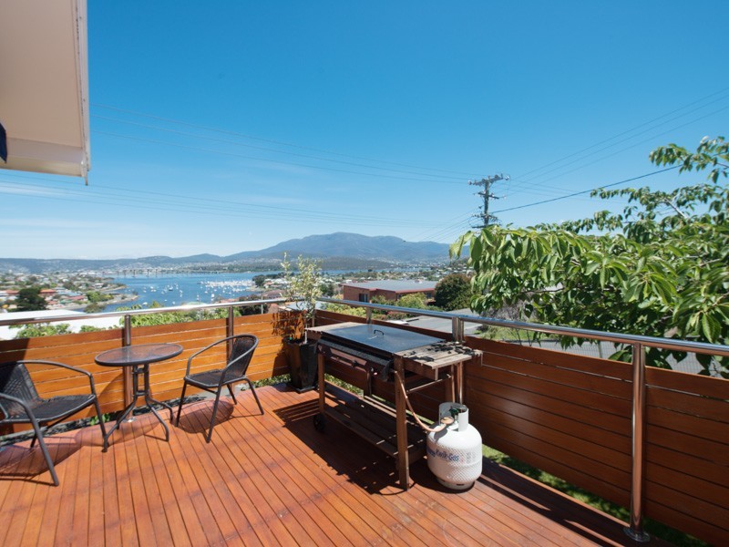 Lindisfarne TAS 7015