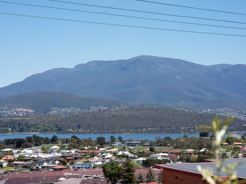 Lindisfarne TAS 7015