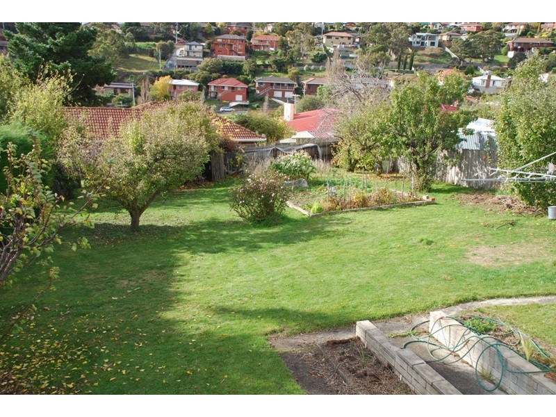 25 Corinda Grove, West Moonah TAS 7009