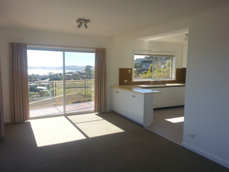 1/9 Capri Drive, Sandy Bay TAS 7005
