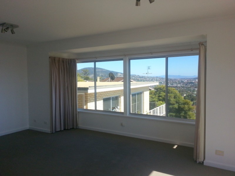 1/9 Capri Drive, Sandy Bay TAS 7005