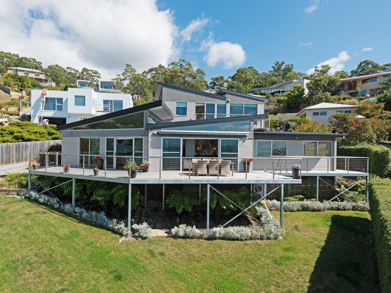 15 Fielding Drive, West Hobart TAS 7000