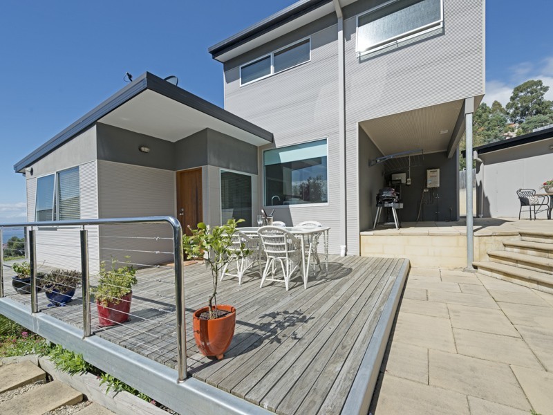 15 Fielding Drive, West Hobart TAS 7000