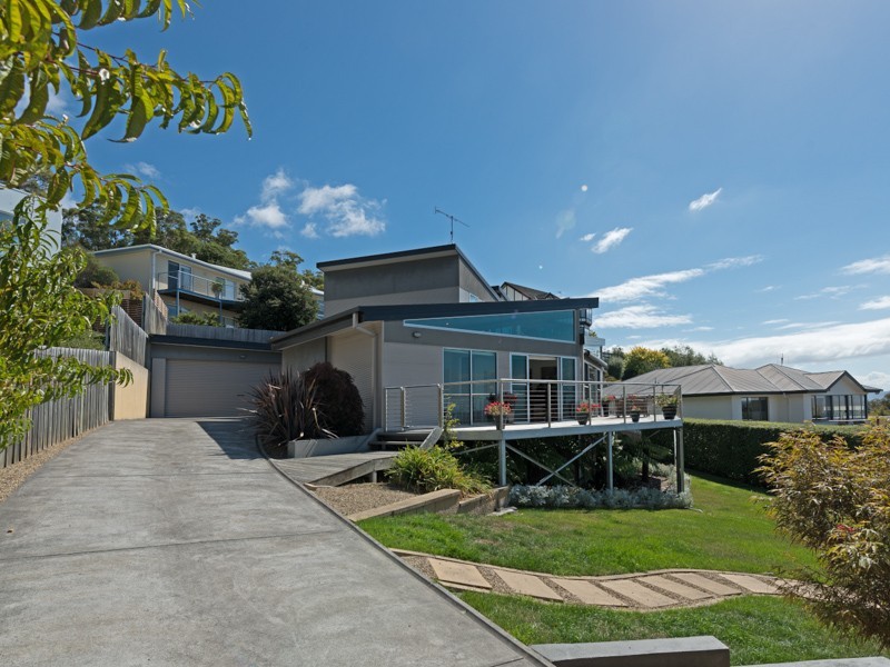 15 Fielding Drive, West Hobart TAS 7000