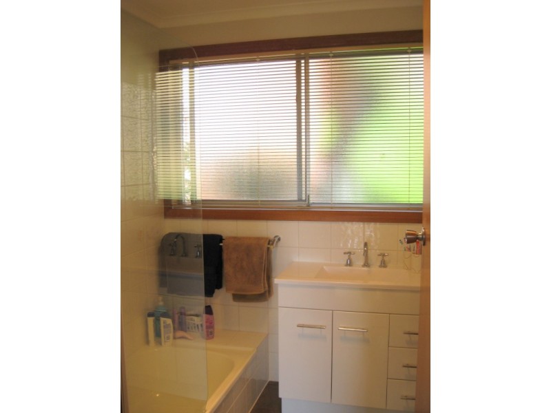 1/2 Jabez Crescent, Lenah Valley TAS 7008