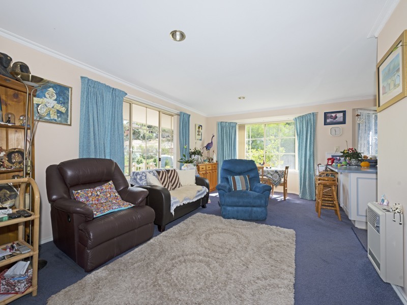 2/2 Merindah Street, Howrah TAS 7018