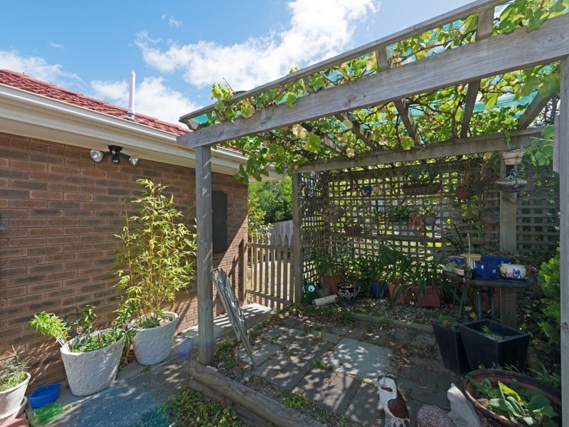 2/2 Merindah Street, Howrah TAS 7018