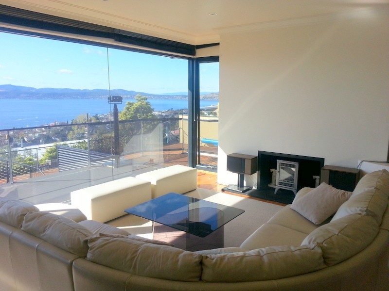 8 Birngana Avenue, Sandy Bay TAS 7005