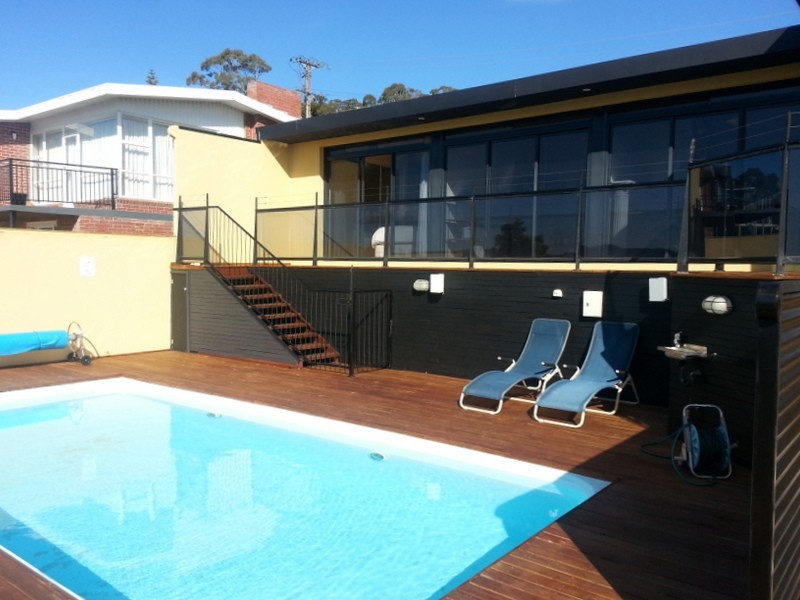 8 Birngana Avenue, Sandy Bay TAS 7005