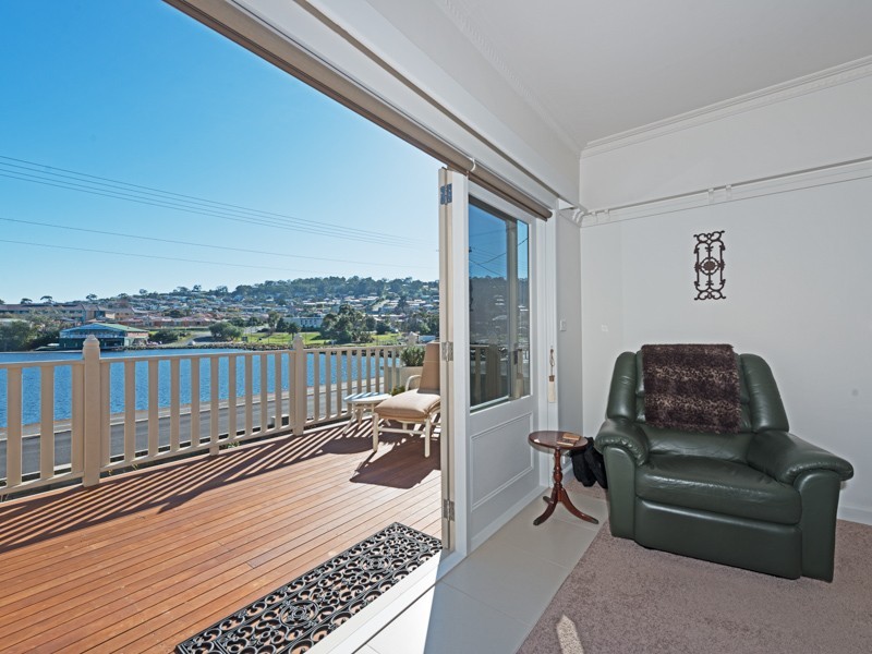 38 Esplanade, Lindisfarne TAS 7015
