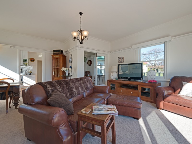 38 Esplanade, Lindisfarne TAS 7015