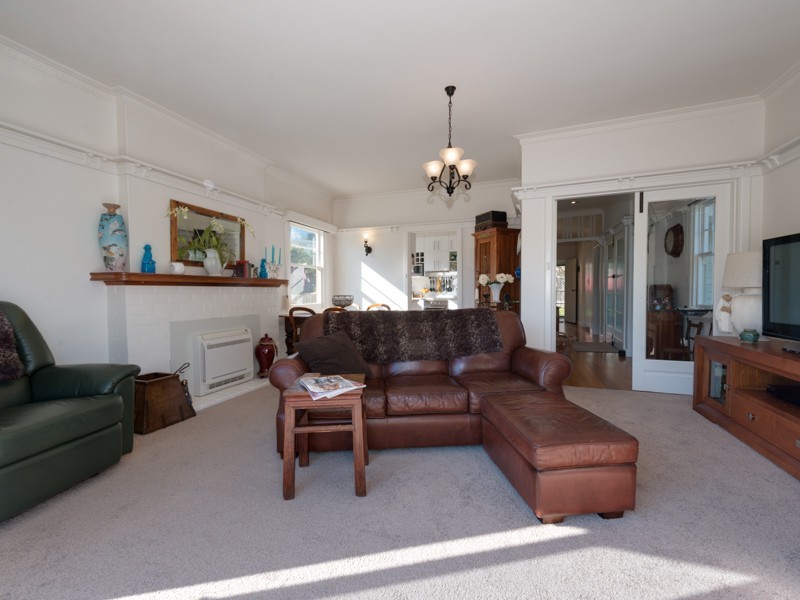 38 Esplanade, Lindisfarne TAS 7015
