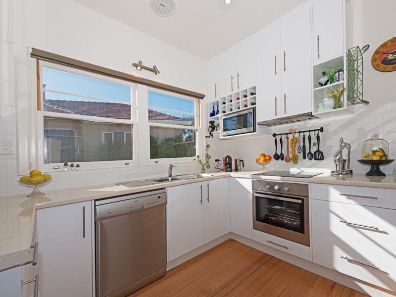 38 Esplanade, Lindisfarne TAS 7015