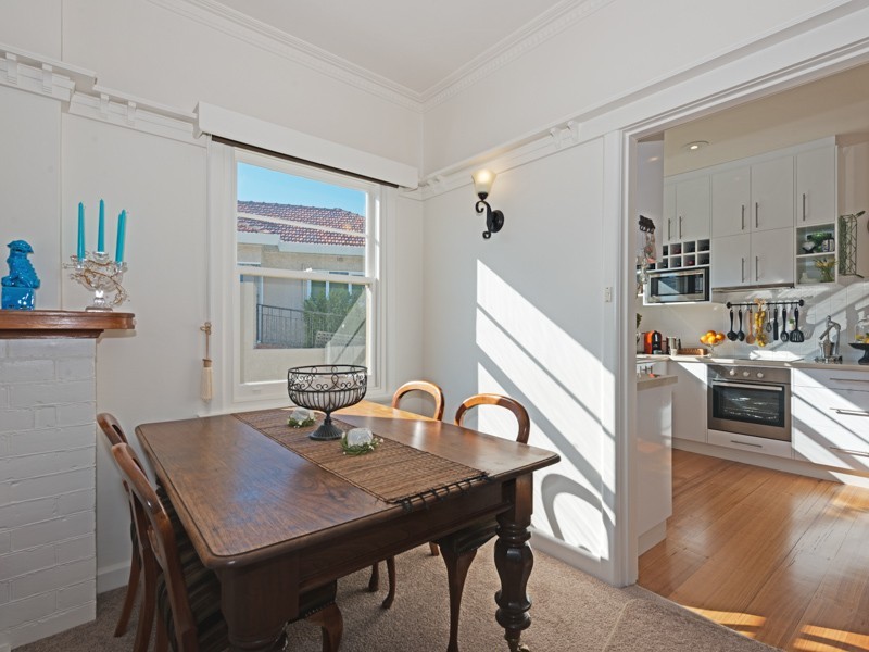 38 Esplanade, Lindisfarne TAS 7015