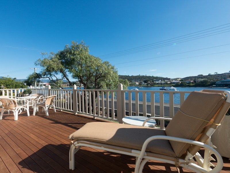 38 Esplanade, Lindisfarne TAS 7015