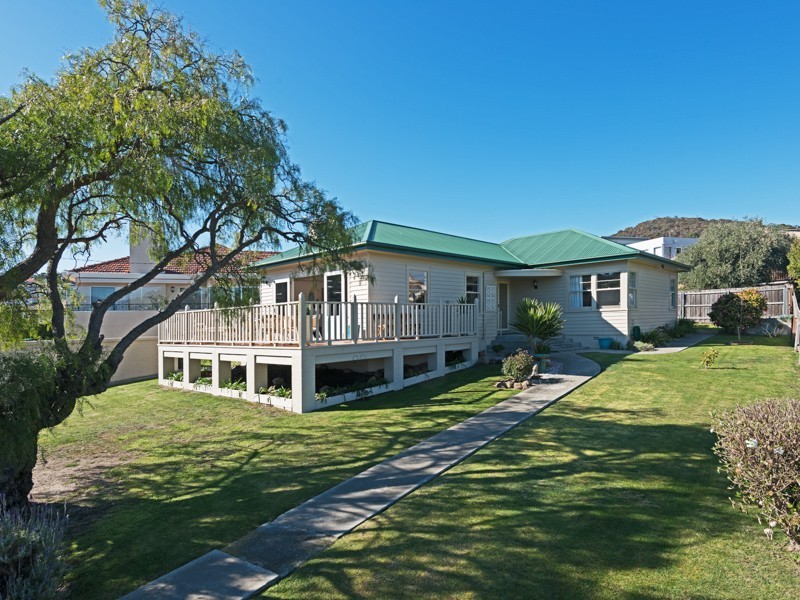 38 Esplanade, Lindisfarne TAS 7015
