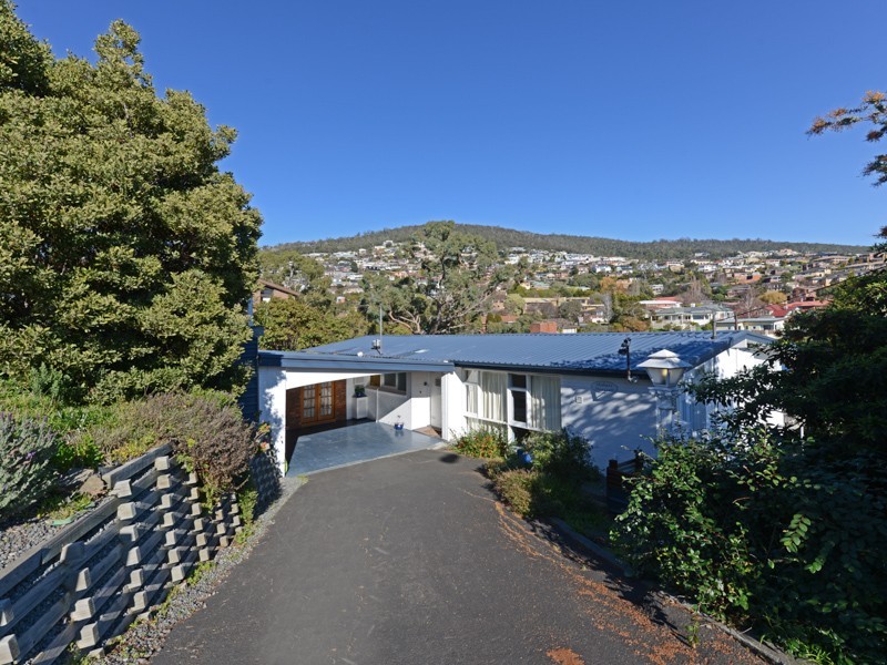 23 Wayne Avenue, Sandy Bay TAS 7005