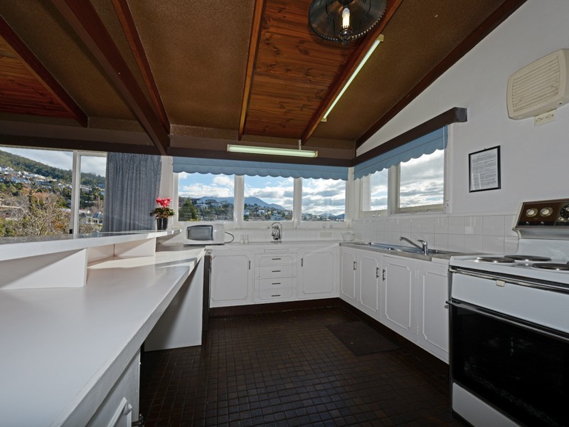 23 Wayne Avenue, Sandy Bay TAS 7005