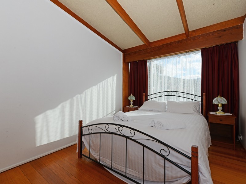 23 Wayne Avenue, Sandy Bay TAS 7005