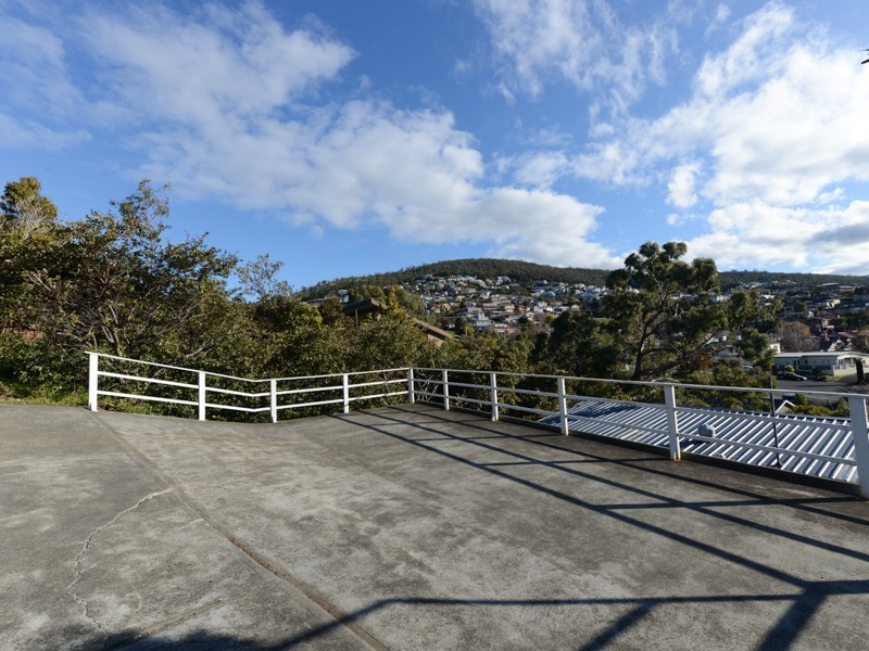 23 Wayne Avenue, Sandy Bay TAS 7005
