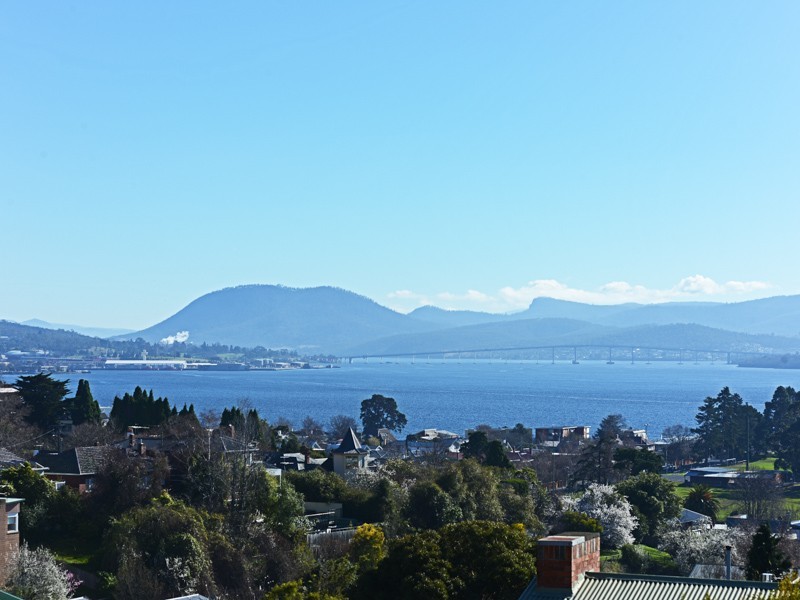 23 Wayne Avenue, Sandy Bay TAS 7005