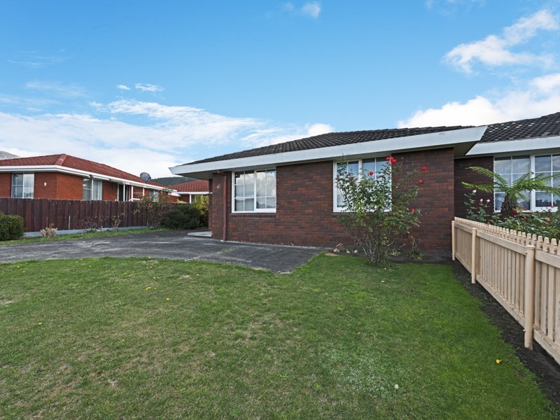 2/4 Walgett Place, Glenorchy TAS 7010